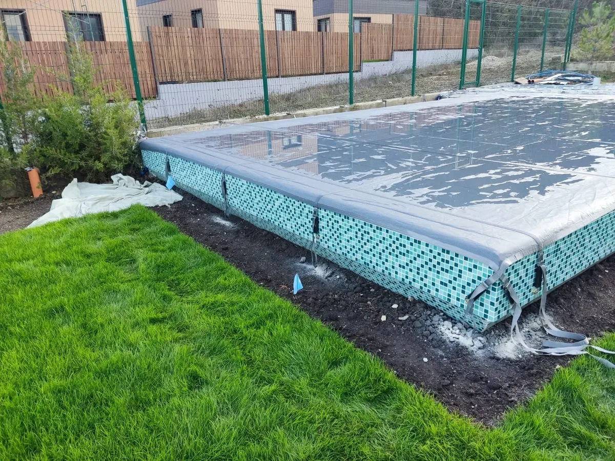 Батутное покрывало на бассейне в Липецке